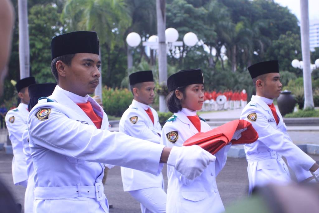 Upacara Hari Pahlawan di Taman Surya Balai Kota Surbaya