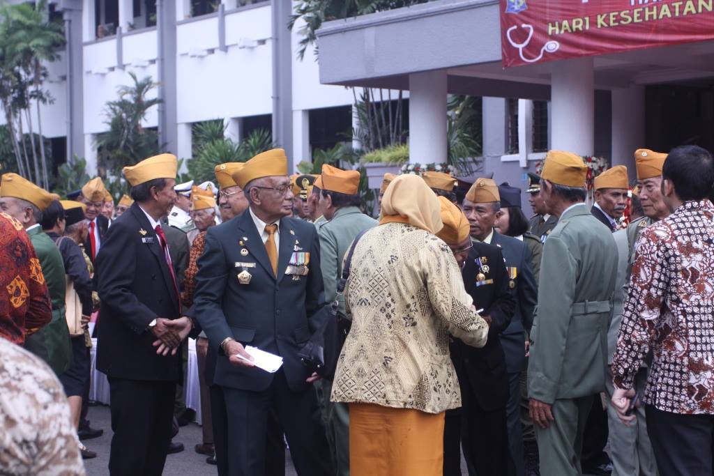 Upacara Hari Pahlawan di Taman Surya Balai Kota Surbaya