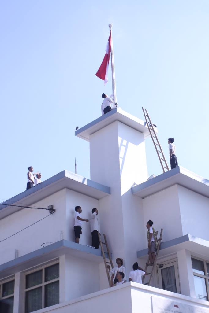 Perobekan Bendera Merah Putih Biru : Kembali Ingat Sejarah